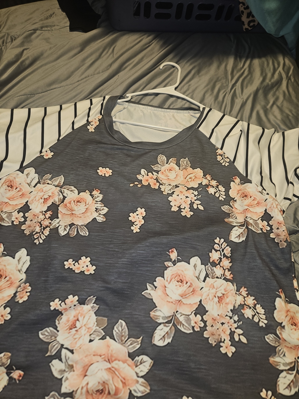 Floral Raglan Short Sleeve Tee in Gray with Pink Roses